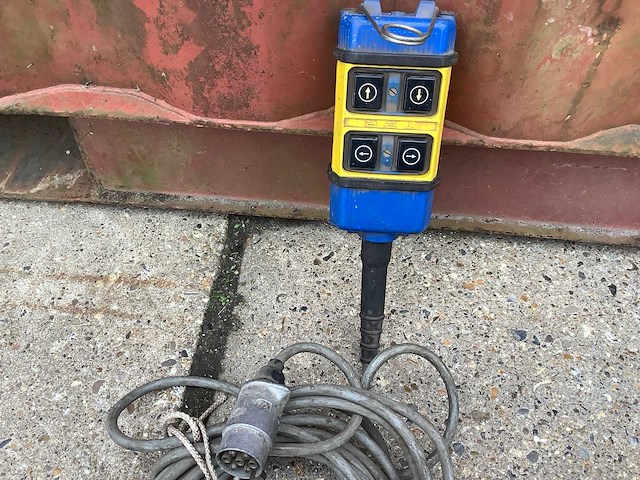 Diverse onderdelen, gereedschappen en accessoires - afbeelding 2 van  2