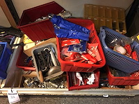 Diverse onderdelen, gereedschappen en accessoires - afbeelding 1 van  3