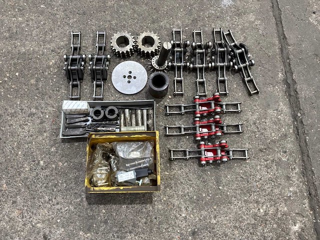 Diverse onderdelen, gereedschappen en accessoires - afbeelding 1 van  9