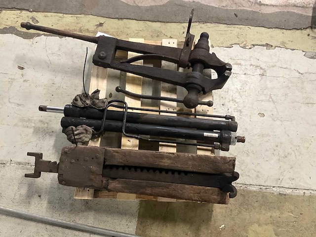 Diverse onderdelen, gereedschappen en accessoires - afbeelding 1 van  2