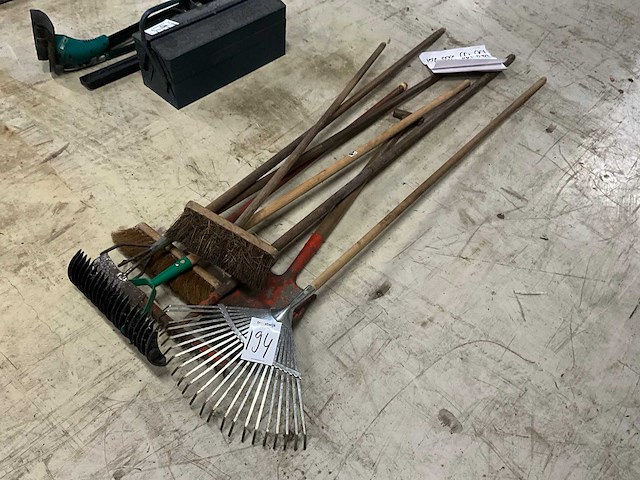 Diverse onderdelen, gereedschappen en accessoires - afbeelding 1 van  2