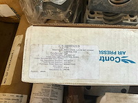 Diverse onderdelen, gereedschappen en accessoires - afbeelding 2 van  19