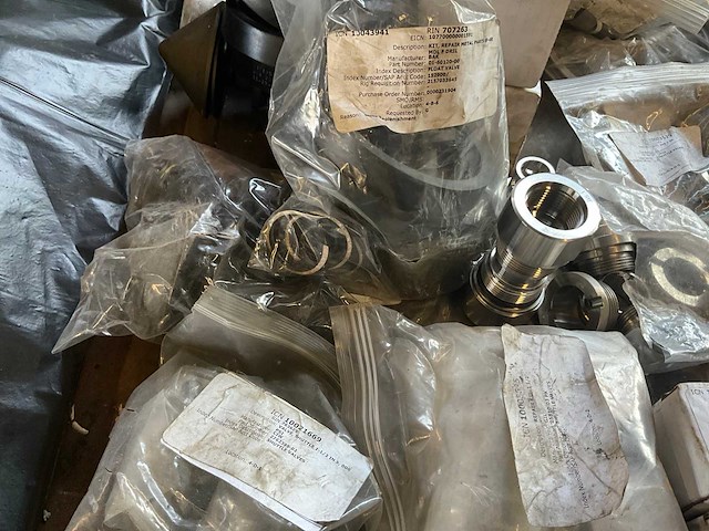 Diverse onderdelen, gereedschappen en accessoires - afbeelding 3 van  12