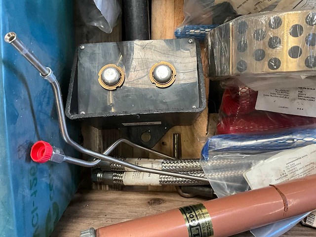 Diverse onderdelen, gereedschappen en accessoires - afbeelding 2 van  12