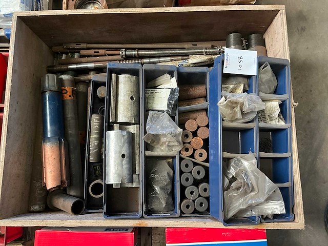 Diverse onderdelen, gereedschappen en accessoires - afbeelding 1 van  11