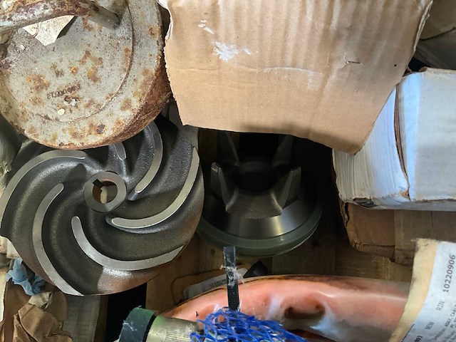 Diverse onderdelen, gereedschappen en accessoires - afbeelding 2 van  13