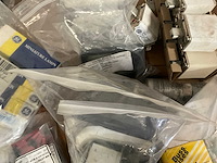 Diverse onderdelen, gereedschappen en accessoires - afbeelding 3 van  12