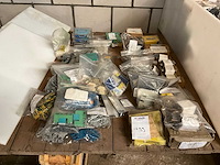 Diverse onderdelen, gereedschappen en accessoires - afbeelding 1 van  12