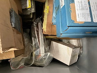 Diverse onderdelen, gereedschappen en accessoires - afbeelding 8 van  14