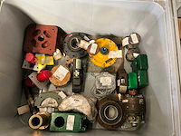 Diverse onderdelen, gereedschappen en accessoires - afbeelding 1 van  14
