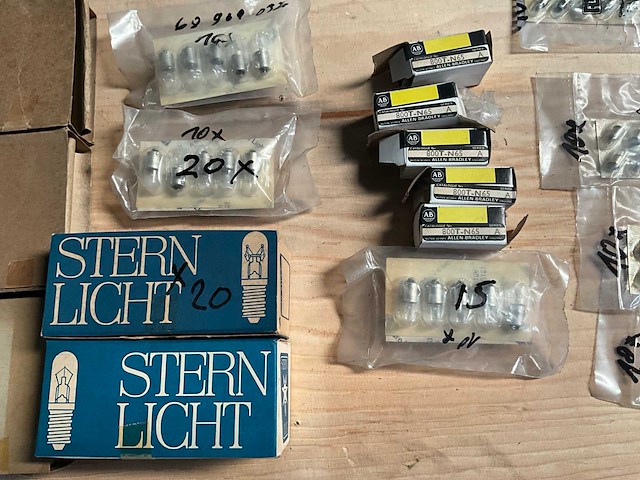 Diverse onderdelen, gereedschappen en accessoires - afbeelding 31 van  73