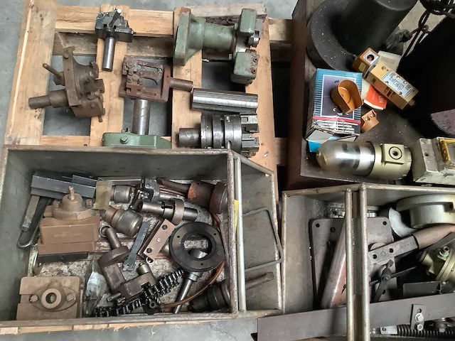Diverse onderdelen, gereedschappen en accessoires - afbeelding 2 van  3