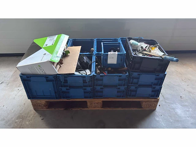 Diverse onderdelen, gereedschappen en accessoires - afbeelding 1 van  7
