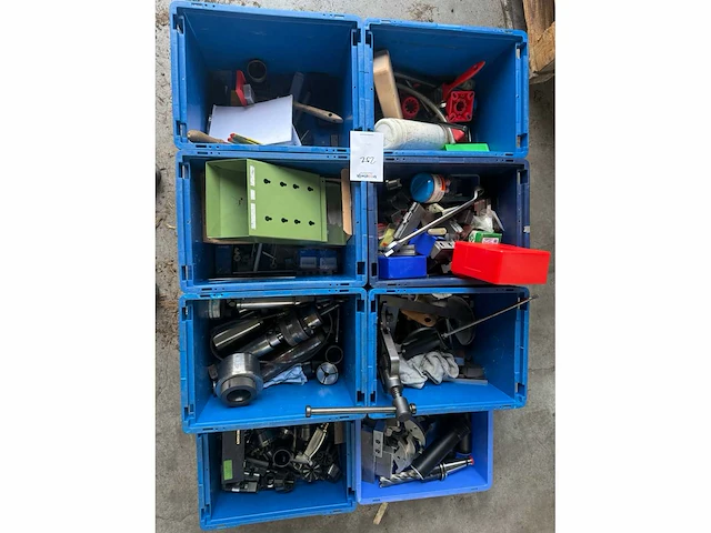 Diverse onderdelen, gereedschappen en accessoires - afbeelding 1 van  9