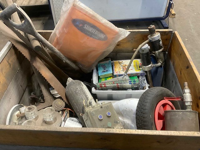 Diverse onderdelen, gereedschappen en accessoires - afbeelding 2 van  7