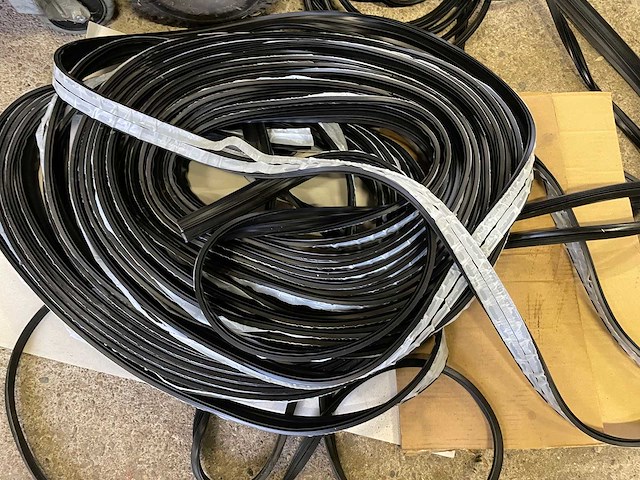 Diverse onderdelen, gereedschappen en accessoires - afbeelding 11 van  16