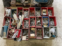 Diverse onderdelen, gereedschappen en accessoires - afbeelding 2 van  16