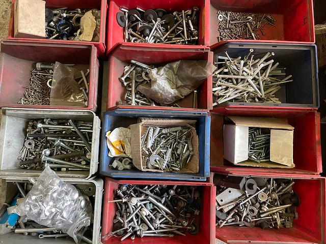 Diverse onderdelen, gereedschappen en accessoires - afbeelding 3 van  16