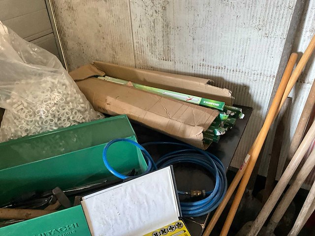 Diverse onderdelen, gereedschappen en accessoires - afbeelding 2 van  31