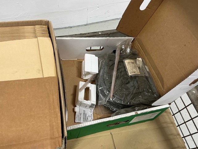 Diverse onderdelen, gereedschappen en accessoires - afbeelding 21 van  38