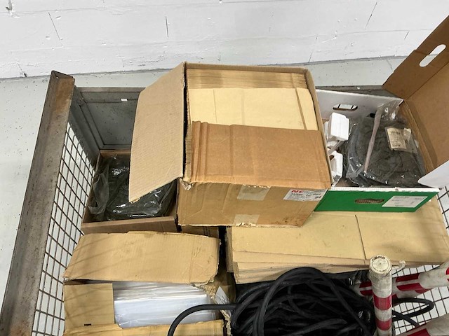 Diverse onderdelen, gereedschappen en accessoires - afbeelding 22 van  38