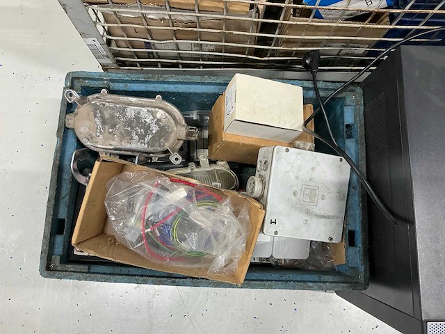 Diverse onderdelen, gereedschappen en accessoires - afbeelding 12 van  38