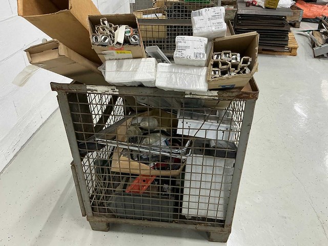 Diverse onderdelen, gereedschappen en accessoires - afbeelding 27 van  38