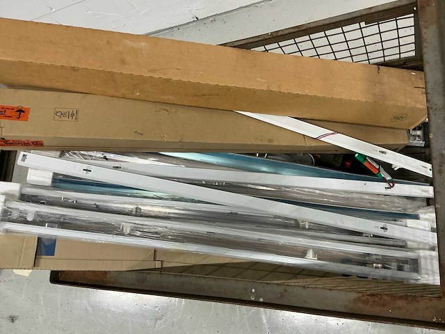 Diverse onderdelen, gereedschappen en accessoires - afbeelding 28 van  38