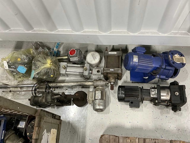 Diverse onderdelen, gereedschappen en accessoires - afbeelding 3 van  4