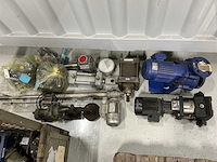 Diverse onderdelen, gereedschappen en accessoires - afbeelding 3 van  4