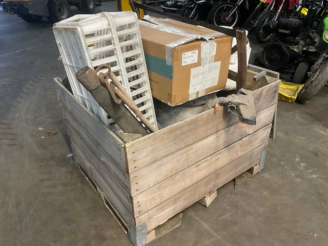 Diverse onderdelen, gereedschappen en accessoires - afbeelding 2 van  7