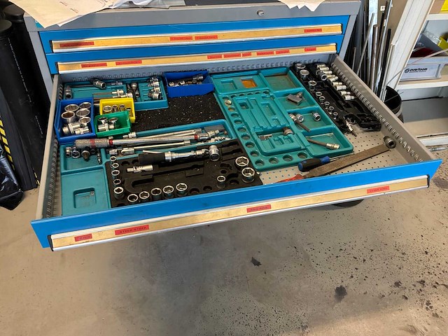 Diverse onderdelen, gereedschappen en accessoires - afbeelding 2 van  32