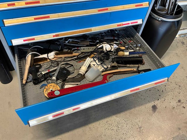 Diverse onderdelen, gereedschappen en accessoires - afbeelding 4 van  32