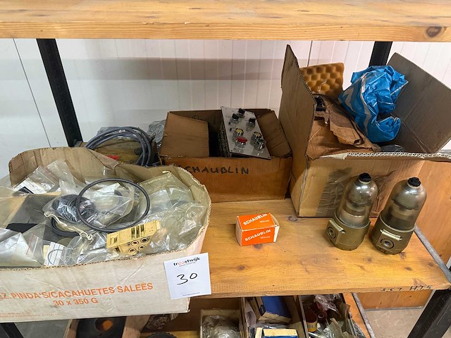 Diverse onderdelen, gereedschappen en accessoires - afbeelding 2 van  5