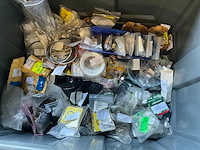 Diverse onderdelen, gereedschappen en accessoires - afbeelding 1 van  12