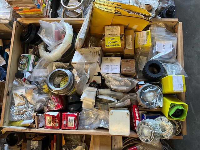 Diverse onderdelen, gereedschappen en accessoires - afbeelding 1 van  17