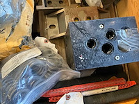 Diverse onderdelen, gereedschappen en accessoires - afbeelding 2 van  3
