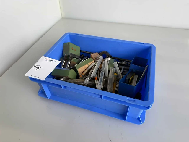 Diverse onderdelen, gereedschappen en accessoires - afbeelding 1 van  7