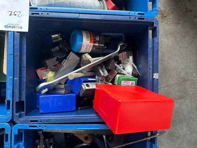 Diverse onderdelen, gereedschappen en accessoires - afbeelding 9 van  9