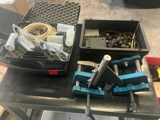 Diverse onderdelen, gereedschappen en hulpstukken - afbeelding 2 van  12