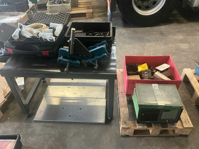 Diverse onderdelen, gereedschappen en hulpstukken - afbeelding 12 van  12