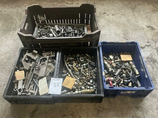 Diverse onderdelen, gereedschappen en hulpstukken - afbeelding 1 van  5