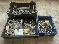 Diverse onderdelen, gereedschappen en hulpstukken