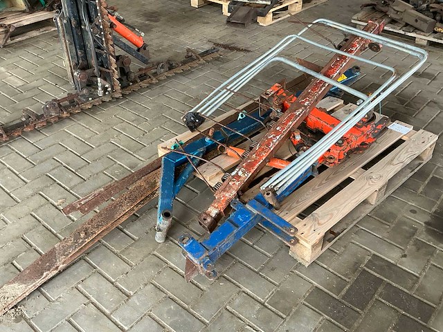 Diverse onderdelen maaiboot - afbeelding 2 van  2