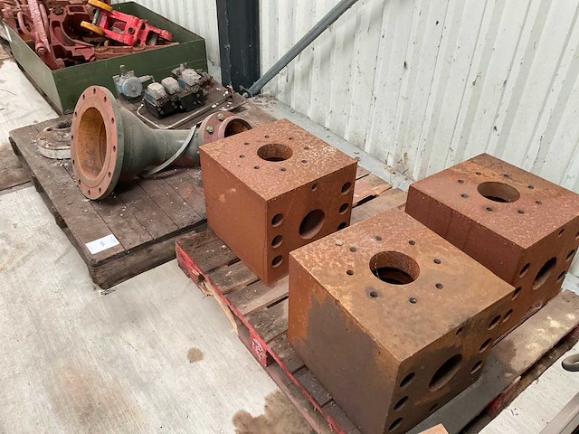 Diverse onderdelen "mud pump hp block" - afbeelding 1 van  2