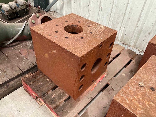 Diverse onderdelen "mud pump hp block" - afbeelding 2 van  2