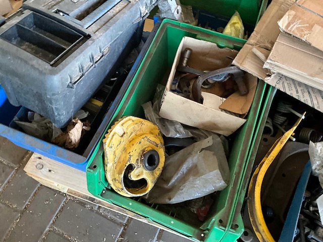 Diverse onderdelen ( new holland ) - afbeelding 3 van  6
