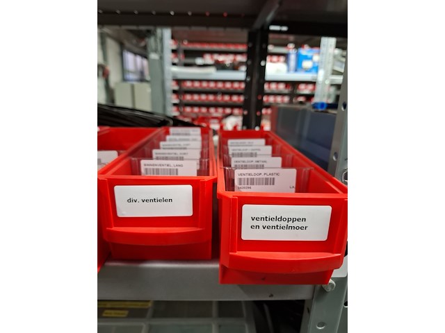 Diverse onderdelen o.a. pneumatiek - afbeelding 4 van  28