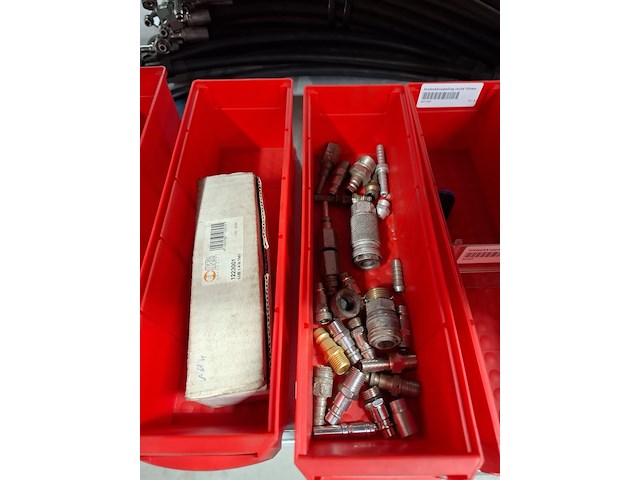 Diverse onderdelen o.a. pneumatiek - afbeelding 7 van  28