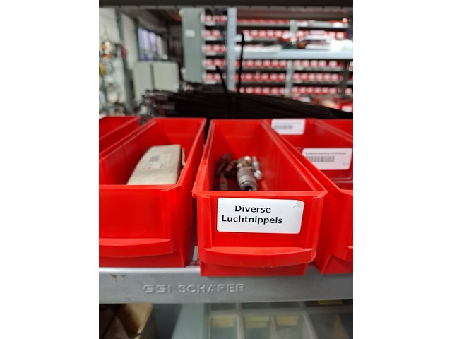 Diverse onderdelen o.a. pneumatiek - afbeelding 8 van  28